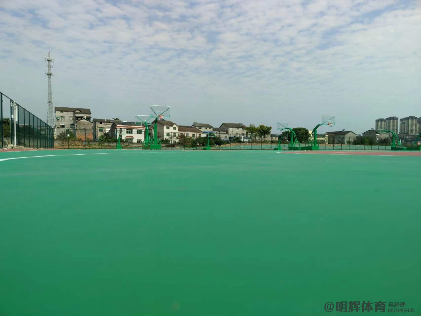 班戈硬地丙烯酸球场的优缺点